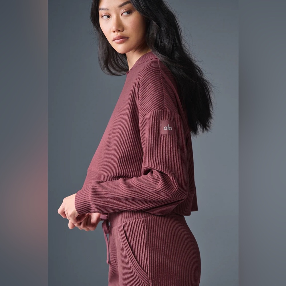 ALO Yoga Women's Ribbed Burgundy Set (top and bottoms included)